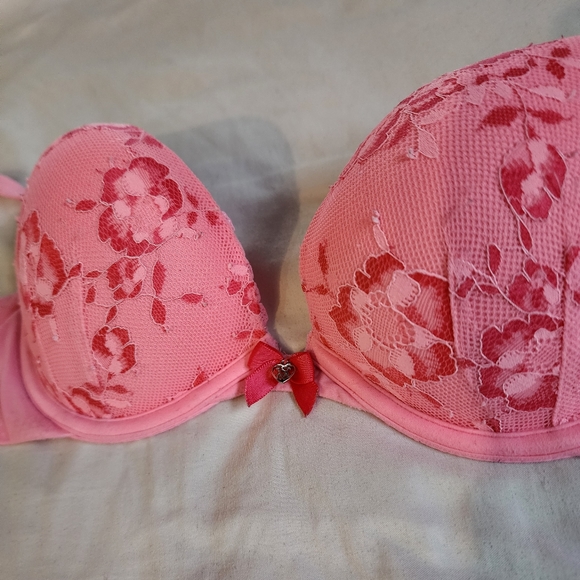 Victoria's Secret Pink Valentine's Day bra - Picture 1 of 2